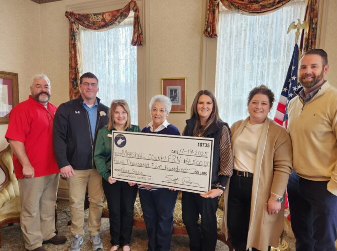 Marshall County Chamber Of Commerce Donates $4,500 to Family Resource Network